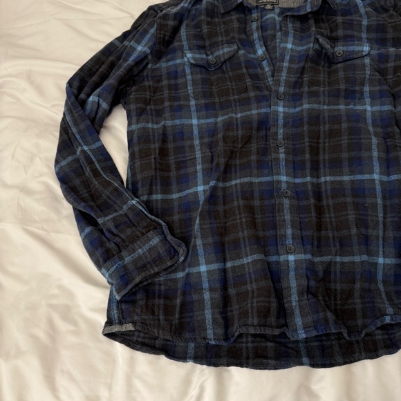 blue flannel  size XL   details: -grayers flannel  -button down  -great conditio - Picture 2 of 4